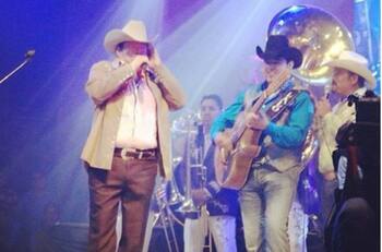 Lalo Mora reaparece tras escándalo con una fan: “Me siento muy apenado”