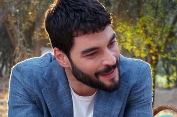 Hercai: ¿Qué tienen en común Akin Akinözü y su personaje de Miran? Él lo responde