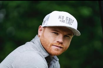 Develan estatua de Saúl "El Canelo" Álvarez en Juanacatlán, Jalisco, su lugar de origen