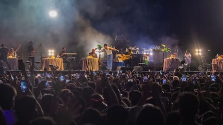 C. Tangana: Con sobremesa y brindis conquistó el Vive Latino 2022 en México