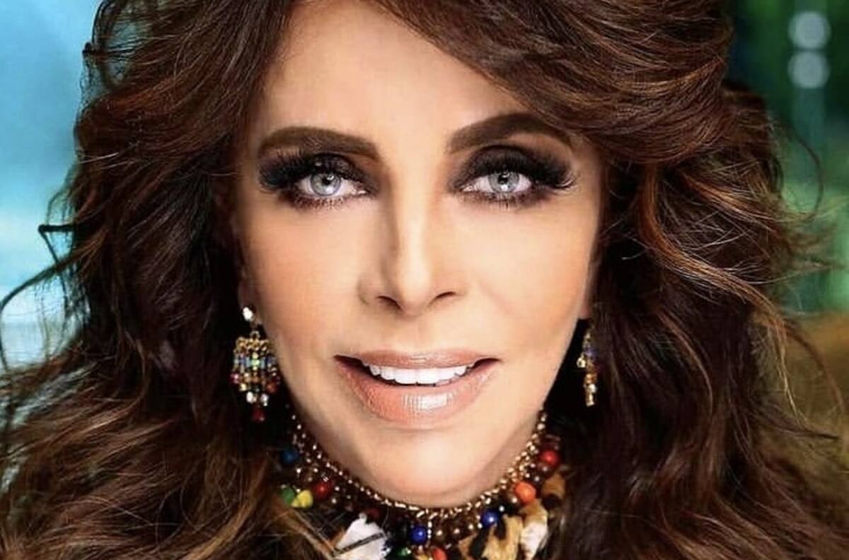 Verónica Castro se sube al tren de los memes con su original felicitación