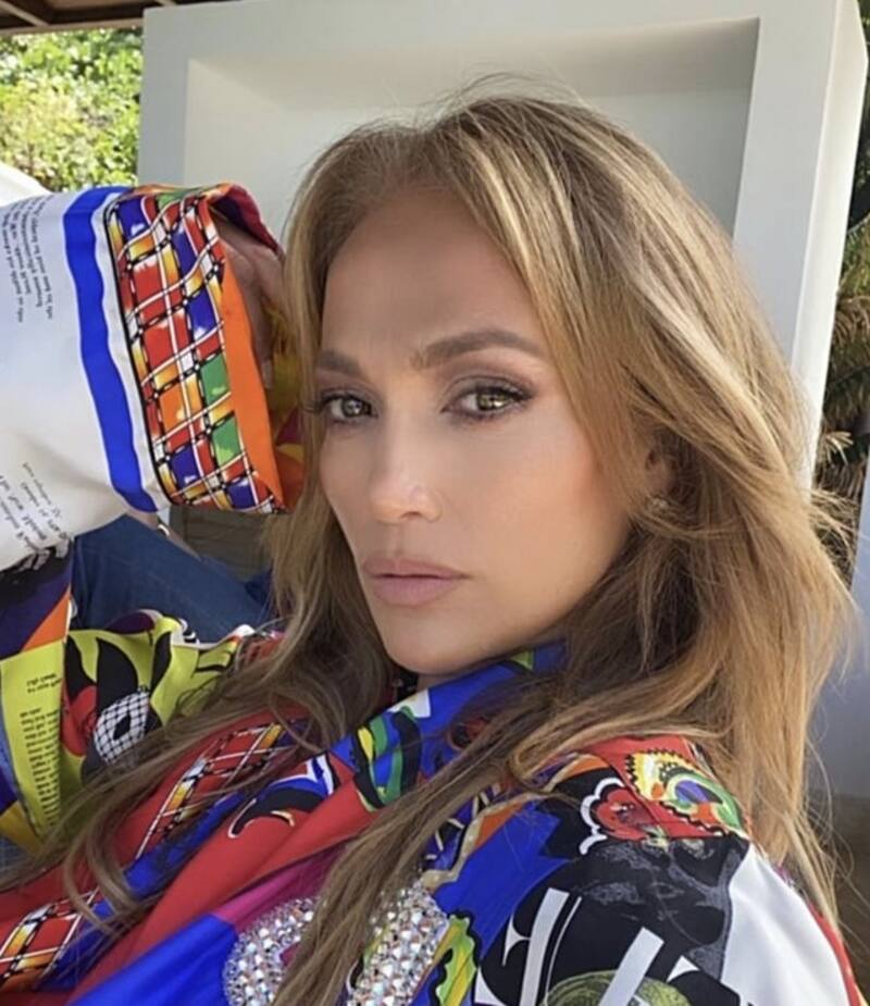Jennifer Lopez firmó un contrato millonario que la hará llevar los musicales de Broadway a la pantalla.