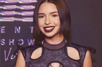 Ángela Aguilar es tundida en redes sociales, tras sus vacaciones en París