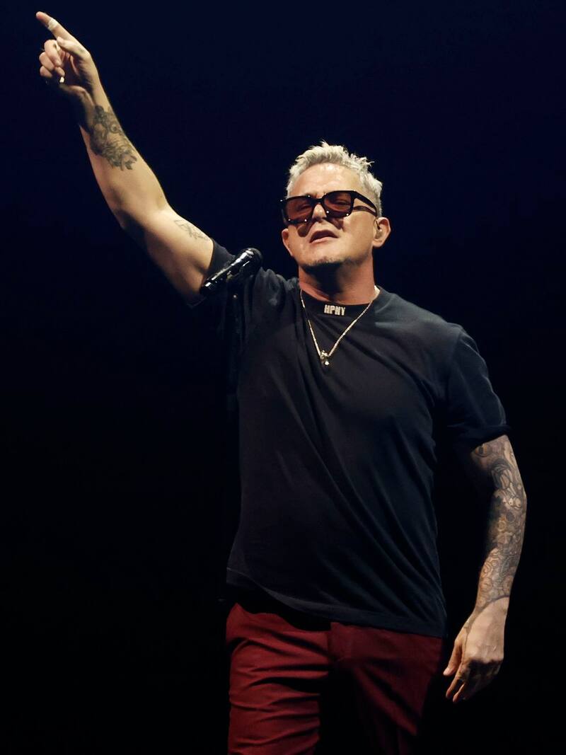 El artista habló de su complicada situación emocional sobre el escenario.