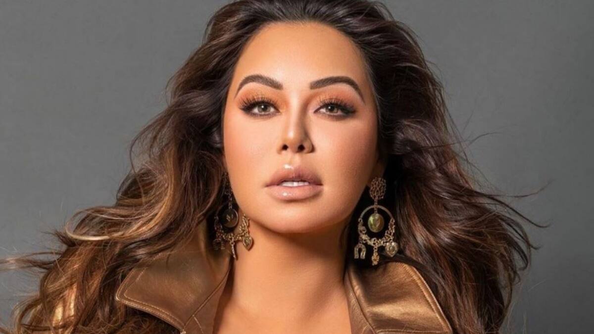 Chiquis reveló que es bisexual pero su mamá, Jenni Rivera, la obligo a dejar a su novia