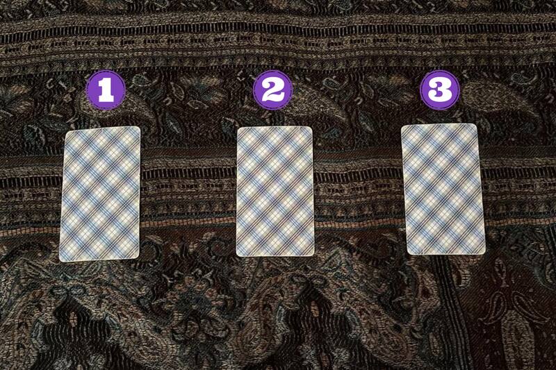 ¿Uno, dos o tres? Escoge una carta y recibe un consejo para este 4 de julio.