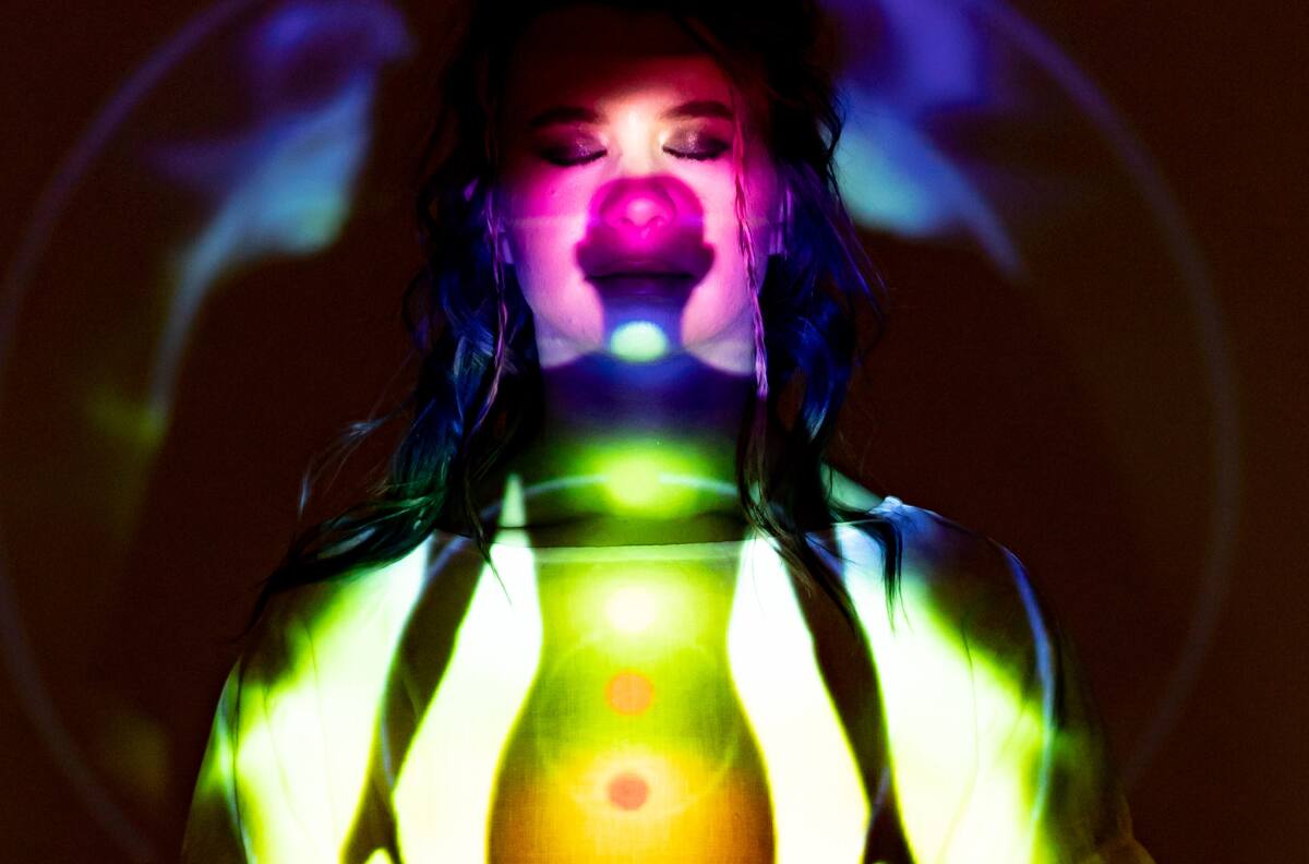 ¿Sabías que el aura tiene 7 capas? Descubre cuáles son las que cohabitan en nuestro cuerpo físico