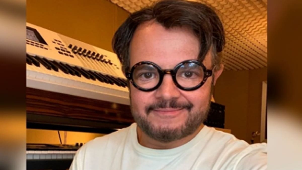 Aleks Syntek pide multas para establecimientos que pongan reggaetón: “es música no adecuada”