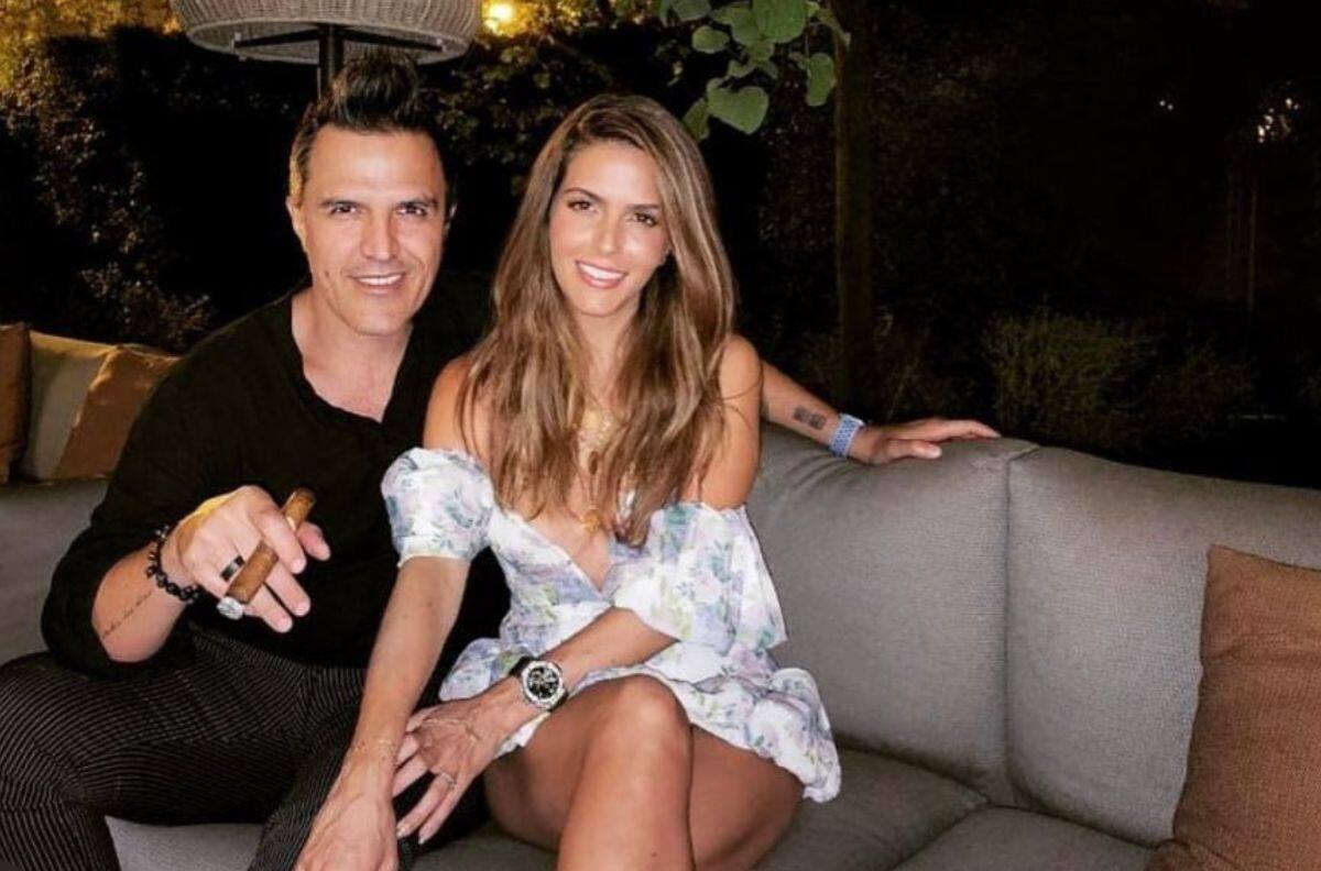 Claudia Álvarez y Billy Rovzar festejan el cumpleaños de su hija de tres años, entre globos y personajes de Disney