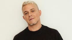 Alejandro Sanz llega a México y se come unos tacos al pastor