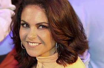 Lucero narra la "fuerte experiencia" de cortar su cabello para donarlo a una niña con cáncer
