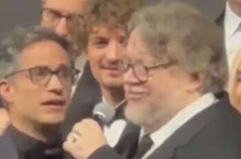 Gael García Bernal y Guillermo del Toro se echan sorpresivo palomazo en el Festival de Cannes