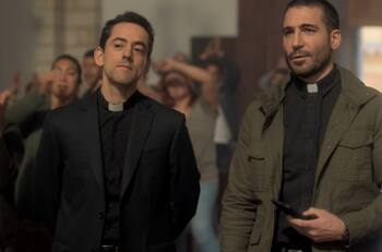 "Los enviados", la nueva serie que Juan José Campanella hizo en México con Luis Gerardo Méndez