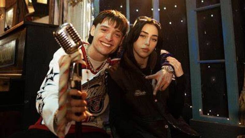 rompieron supuestamente por una infidelidad del cantante mexicano.