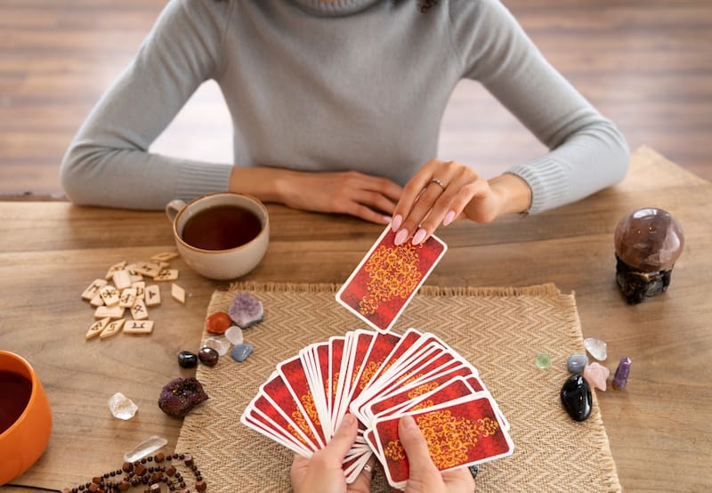 Esto es lo que las cartas tienen para aconsejarte para que tengas el mejor día posible. | Foto: Freepik