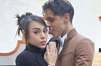 Danna Paola y Alex Hoyer reciben el 2023 de lo más enamorados y lo presumen con tiernas imágenes