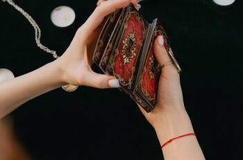 ¿Eres parte de los signos zodiacales más brujos?