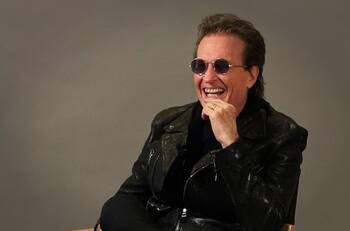 Emmanuel está listo para ser reconocido en la ceremonia del Latin Grammy 2021