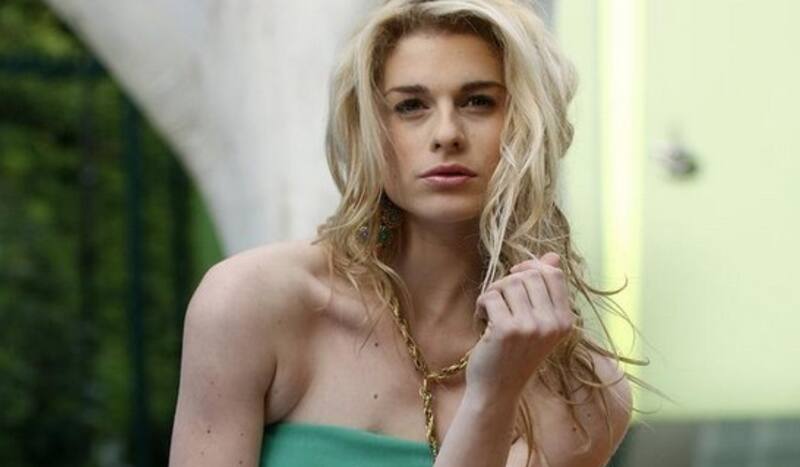 muestra un sorpresivo cambio de look a 14 años de alejarse de la televisión chilena.