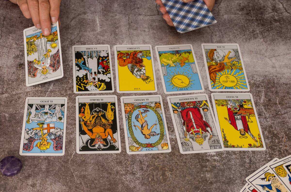 Tarot: ¿Existen cartas que sean más negativas y más positivas?