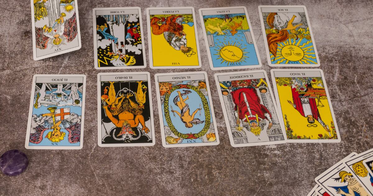 Tarot: ¿Existen cartas que sean más negativas y más positivas? – Tiempo X