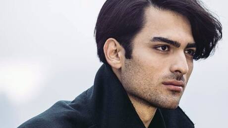 Matteo Bocelli, el hijo de Andrea Bocelli, estrenó "Solo", su primer sencillo en solitario