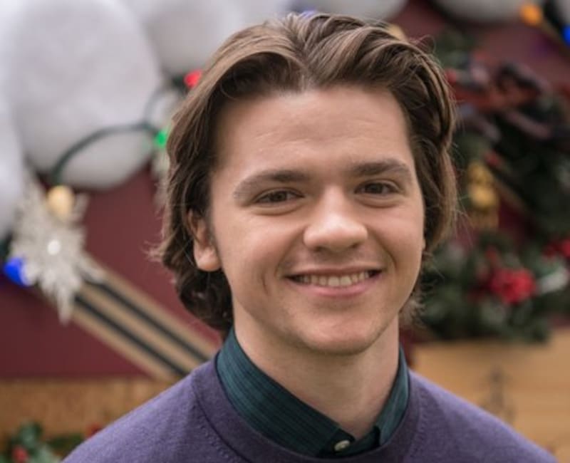 Joel Courtney actúa en la película de Netflix.