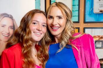 "Un día inolvidable": Angélica Castro y su hija, Laura de la Fuente, se lucen con espectaculares looks en el matrimonio de una familiar