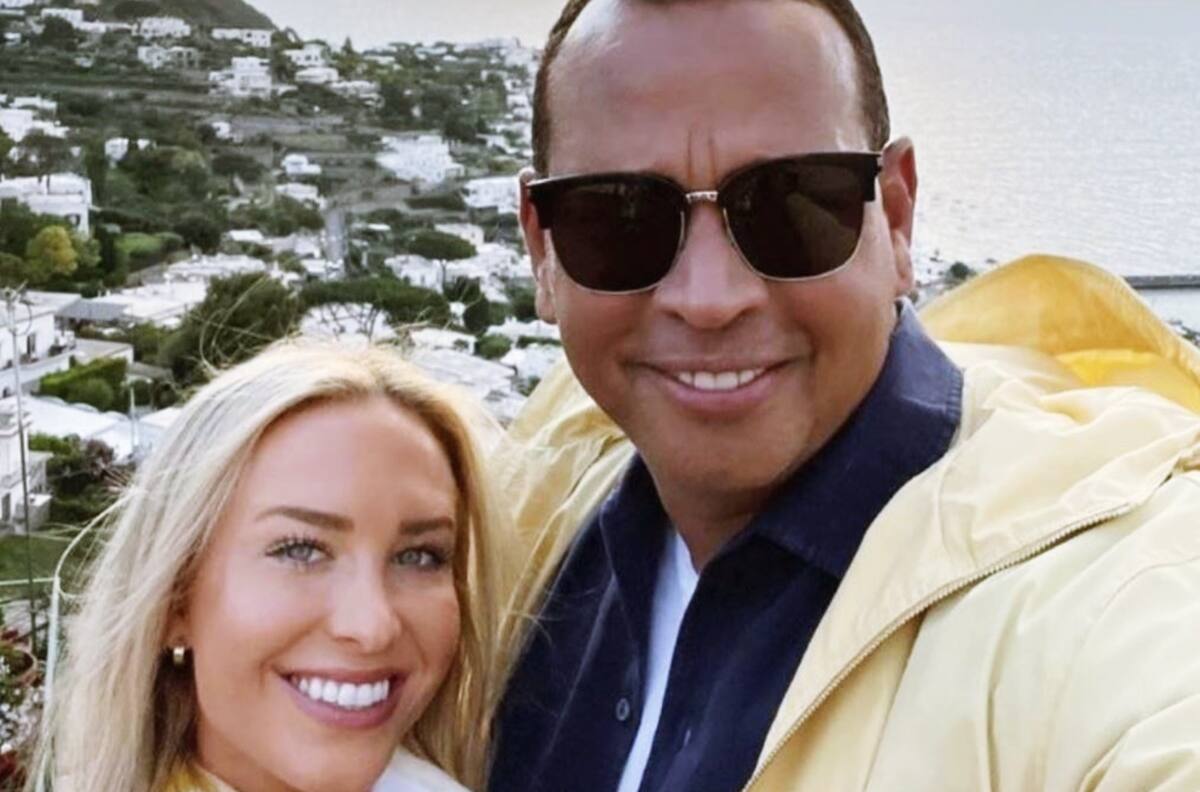 Alex Rodríguez hace oficial su noviazgo con una guapa modelo de 25 años