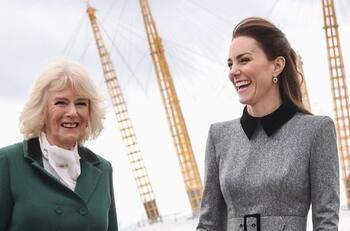 Camilla Parker-Bowles y Kate Middleton más cómplices que nunca en especial sesión de fotos