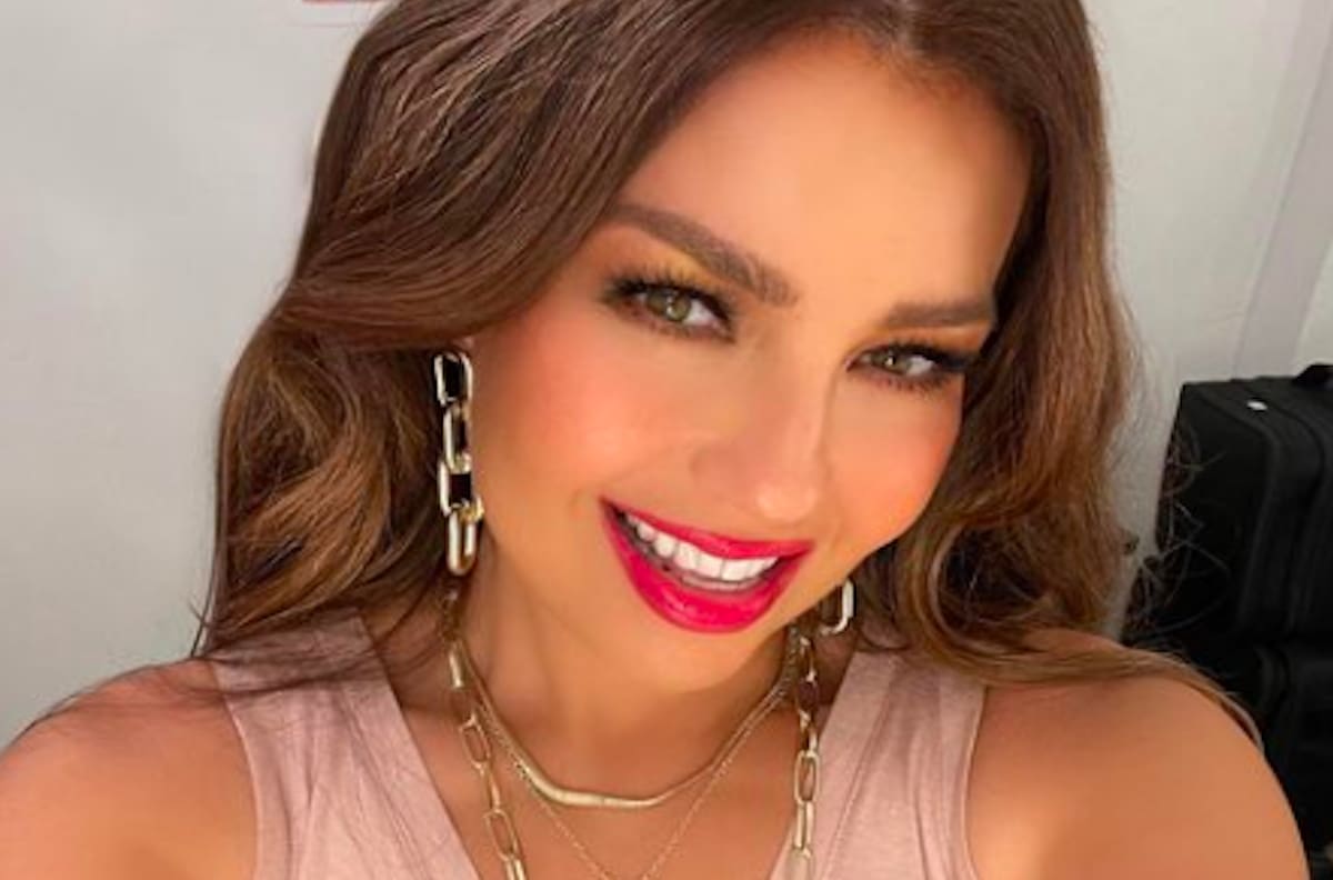 Thalía se viste de Marilyn Monroe y la comparan con Laura Zapata