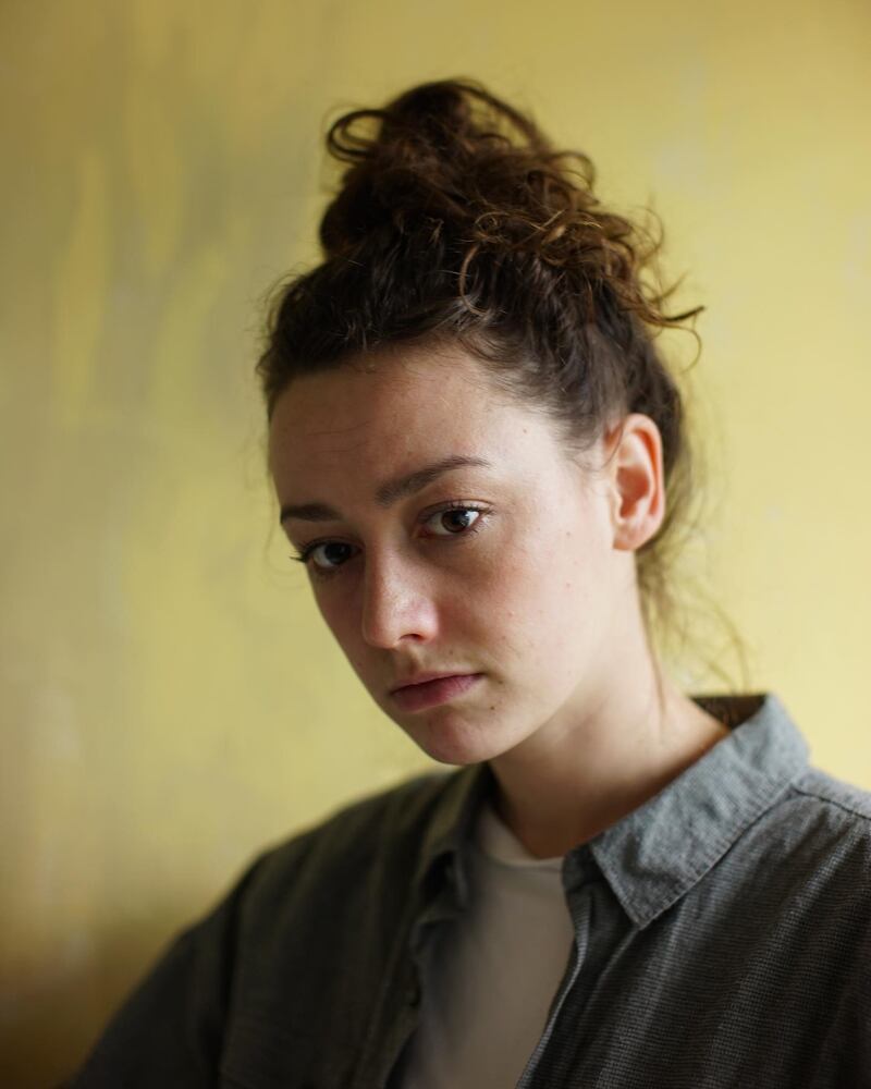 Manouk Pluis es Anouk en "Mar de Fondo" de Netflix