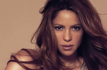 "Monotonía" hecho popurrí: así suena la nueva versión que le cantaron a Shakira en un restaurante