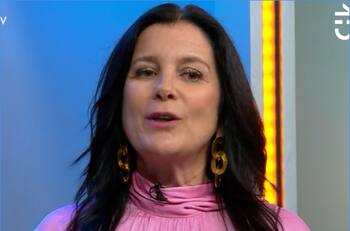 "Se me dijo que no me iban a despedir": El sentido descargo de Mirna Schindler tras recordar su abrupta salida de Canal 13