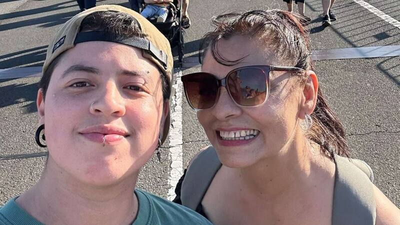 Al no coincidir los registro con su cédula de identidad, tuvo que consultar para que le dieran una solución y así poder votar.