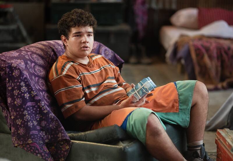 Lukas Vergara no pudo manejar armas en la serie.