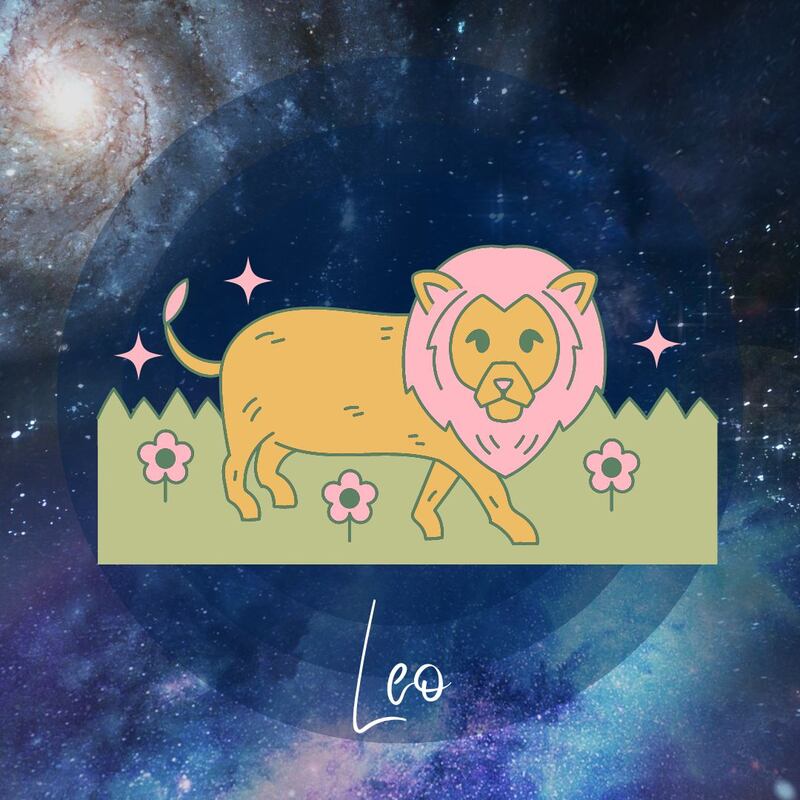 Fondo de espacio exterior, al extremo superior izquierdo se ve iluminada una galaxia. Al centro, una caricatura del signo Leo y abajo la palabra Leo.