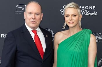 Princesa Charlene reaparece con un look espectacular tras superar el Covid-19