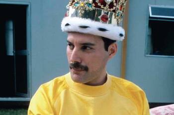 Últimas fotografías de Freddie Mercury con vida donde mostraba dolor y destrucción