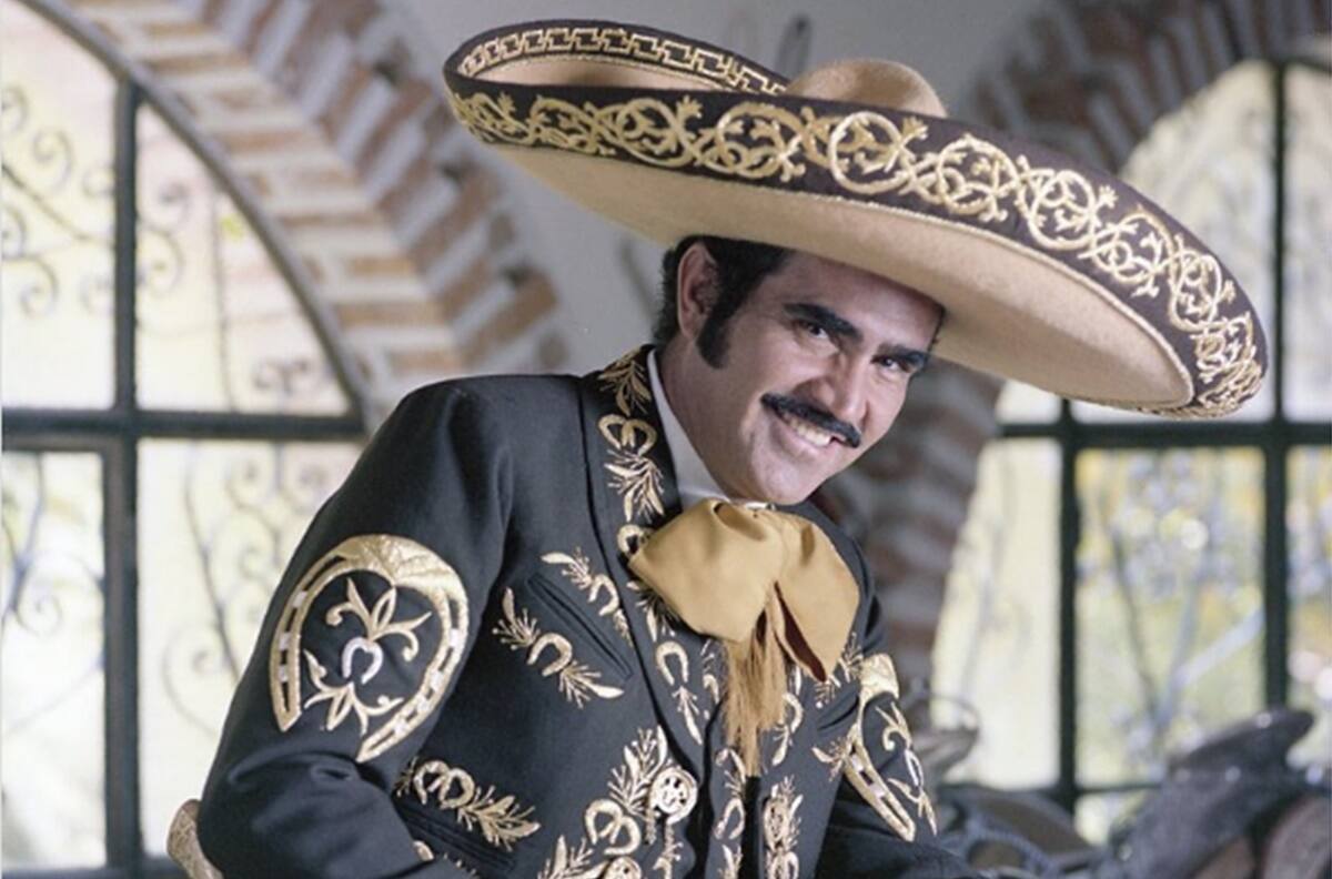 Vicente Fernández, las polémicas que marcaron su carrera