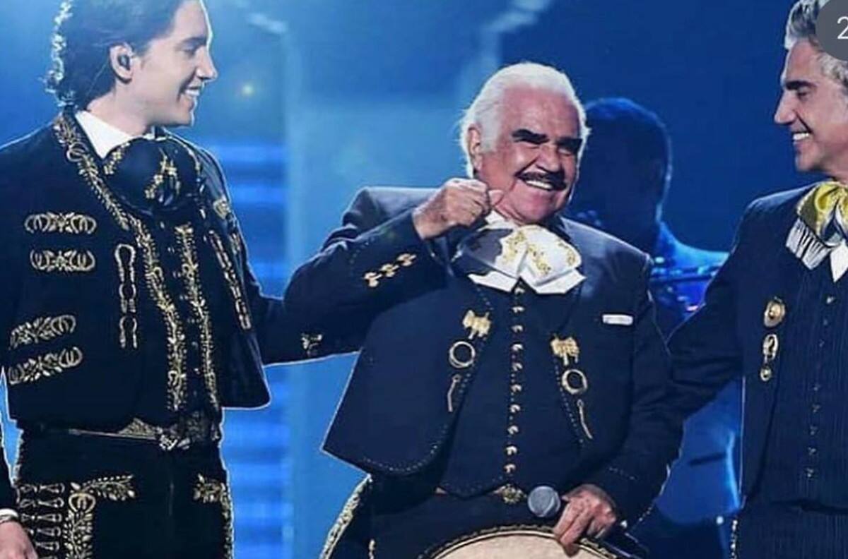 Vicente Fernández y las veces que se ha comunicado con su familia desde su fallecimiento