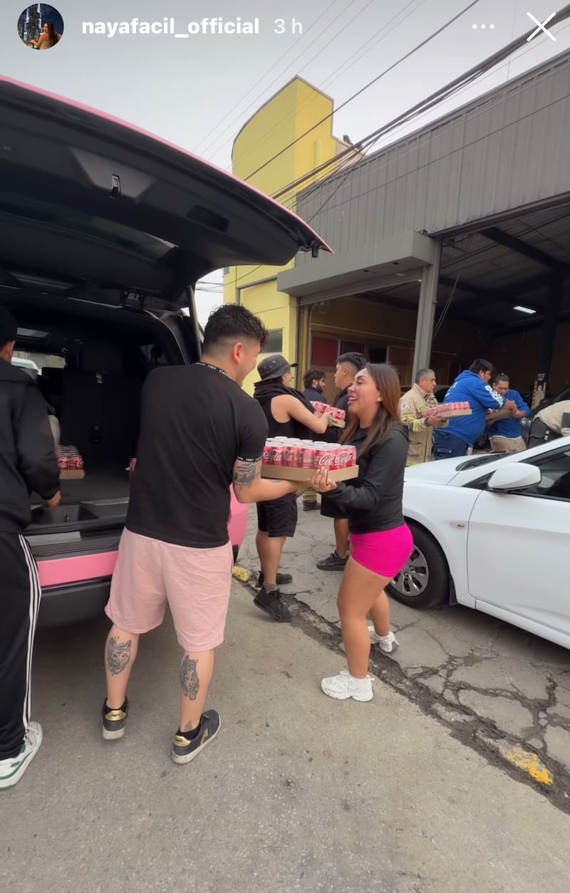 La influencer ayudó con un camión de bebidas para Lirquén.