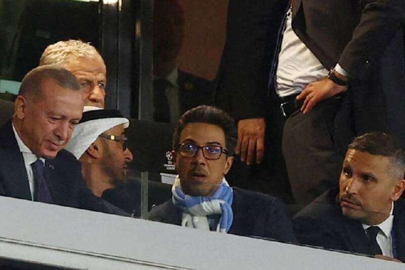 Sheikh Mansour, dueño del Manchester City, asistió a su segundo partido en persona