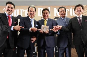 Los Tigres del Norte lloran por la muerte de su madre, Consuelito Ángulo de Hernández