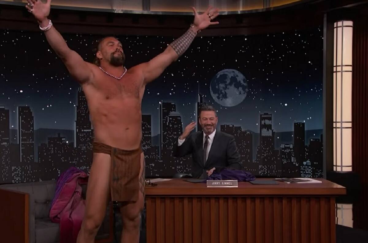 Jason Momoa se vuelve viral a desvestirse y quedar en un Malo tradicional en "Jimmy Kimmel Live!"