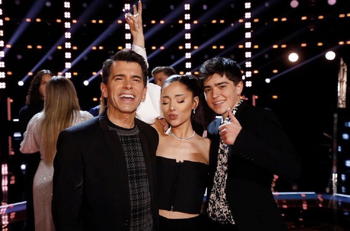 "Gracias por cambiar mi vida": La emoción de Ariana Grande tras quedar sin miembros de su equipo en la final de "The Voice"