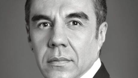 ¿Embargaron lujosa mansión a Adrián Uribe por deuda millonaria a extrabajadores?