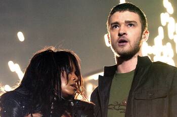 Estrenan nuevo documental sobre el accidente de vestuario de Janet Jackson y Twitter enfurece