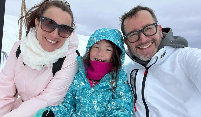 Eduardo fuentes en compañía de su esposa Andrée Burgat y su hija Alma Fuentes.