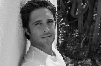 Diego Boneta y Renata Notni no tiene prisa para casarse